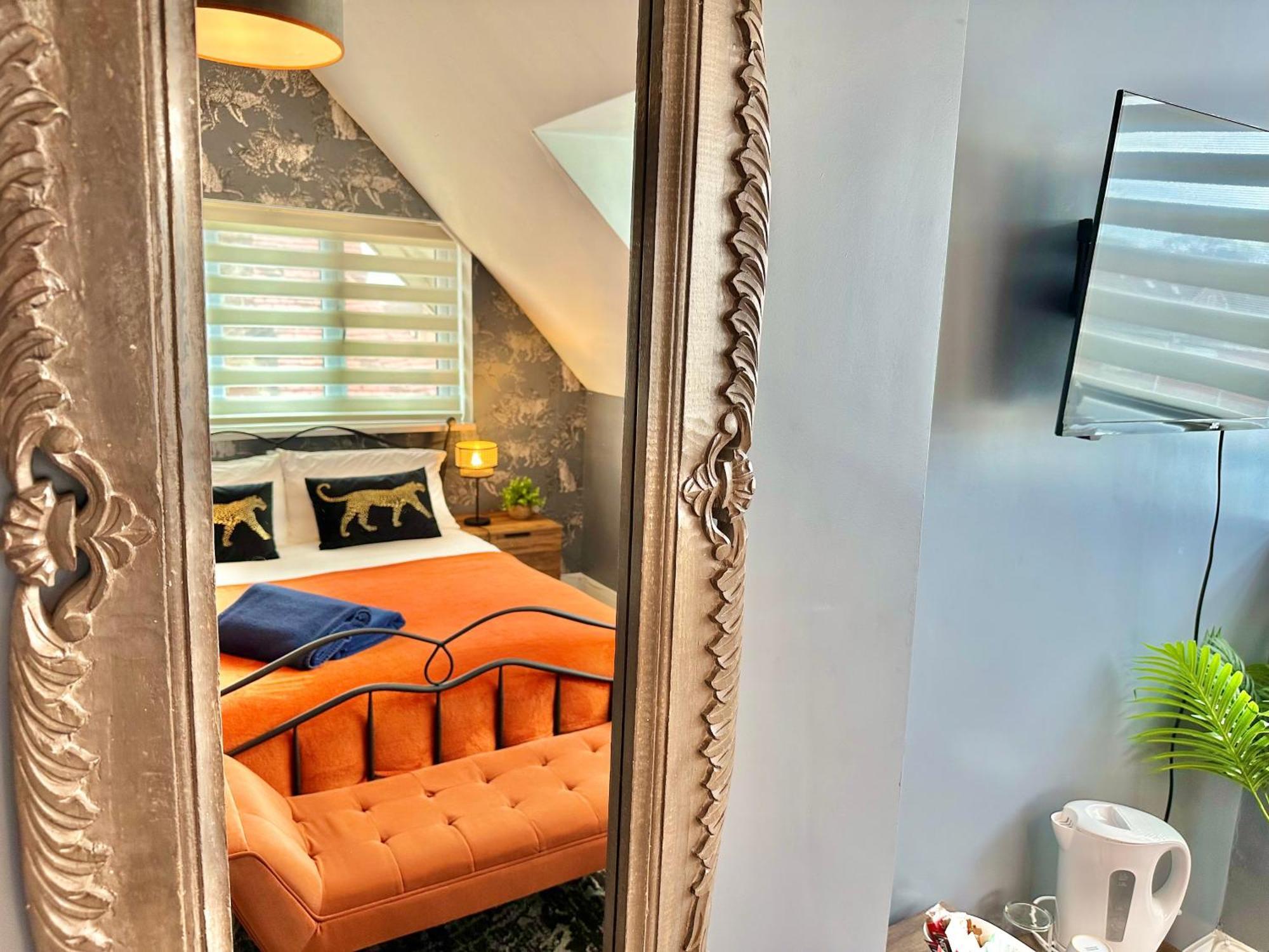 Lemur Lodge - Boutique Apartments - Short Stroll To The Beach Bournemouth Kültér fotó