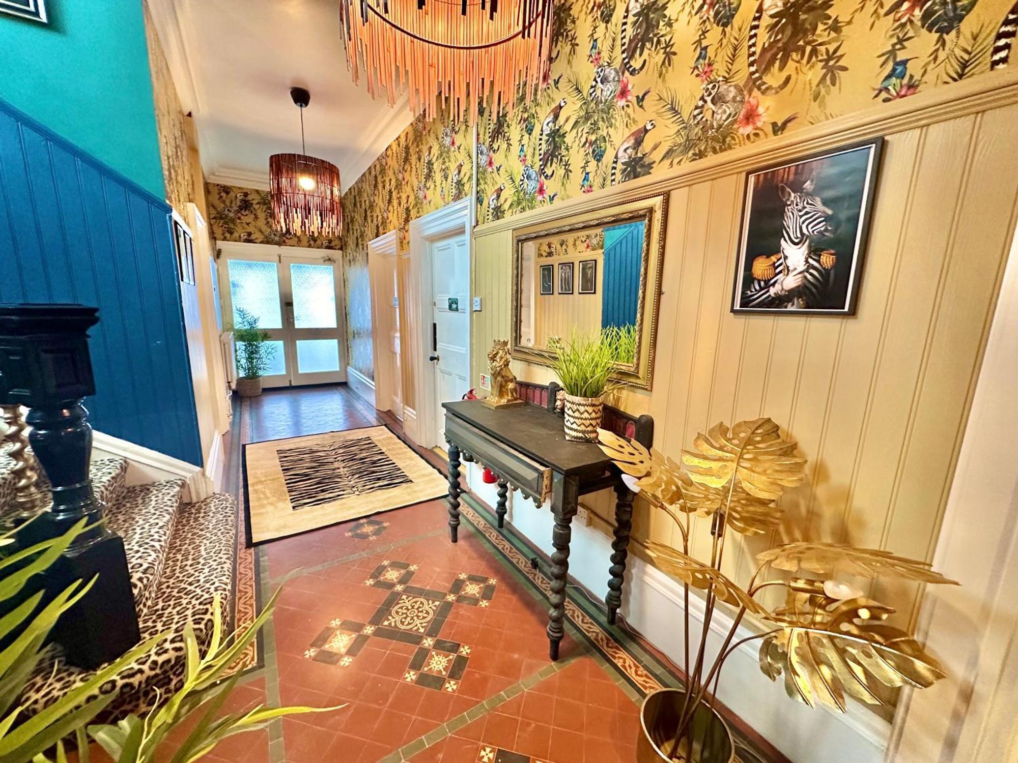 Lemur Lodge - Boutique Apartments - Short Stroll To The Beach Bournemouth Kültér fotó